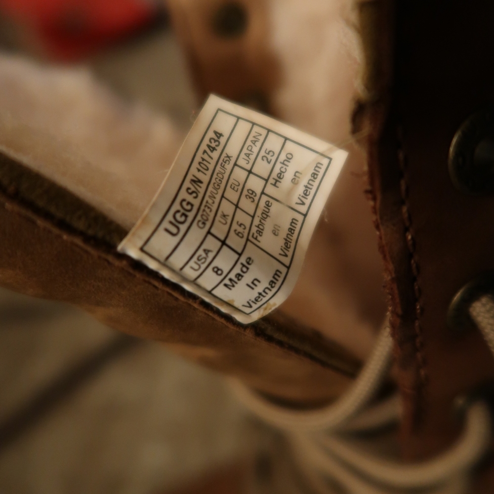 Size 8 tall ugg Adirondack boots - Picture 5 of 6